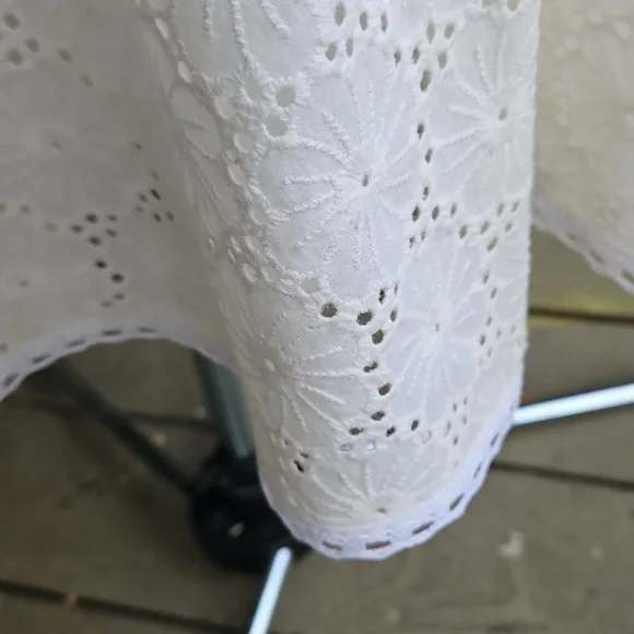 Maggy London White Lace Midi Dress - Picture 4 of 8